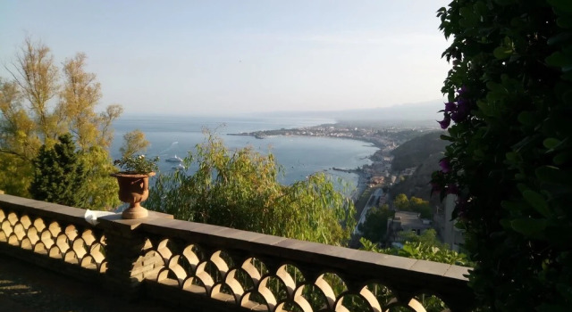 Holiday Home Via Giacomo Leopardi - 3, Book Hotel Hotels in Sicily with Parking, Parking