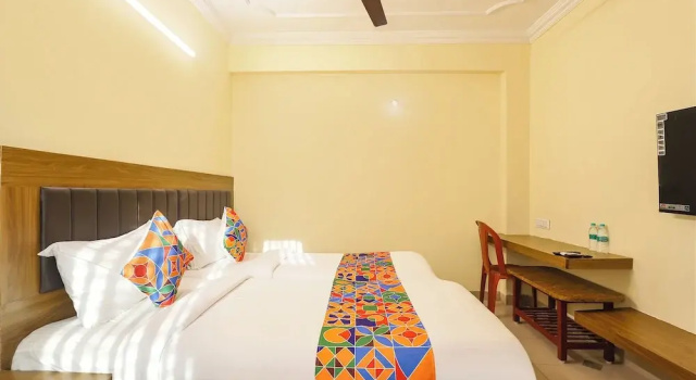 Номер Deluxe Fabhotel Gt Galaxy Park