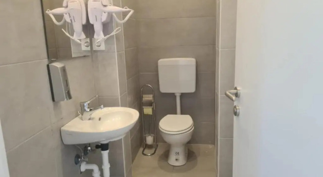 Апартаменты Lovely 1BR Apt. near AKH Hospital