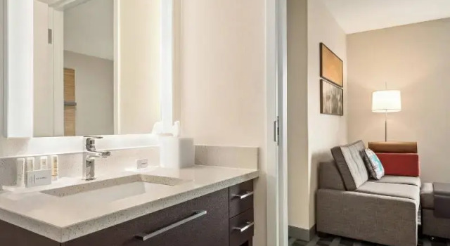 Двухместный люкс TownePlace Suites by Marriott Janesville