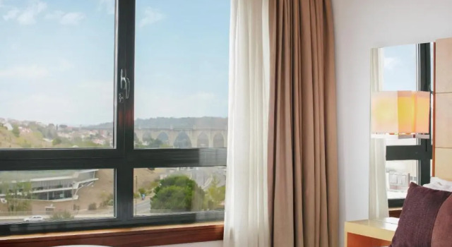 Трёхместный номер Standard Hotel Acores Lisboa