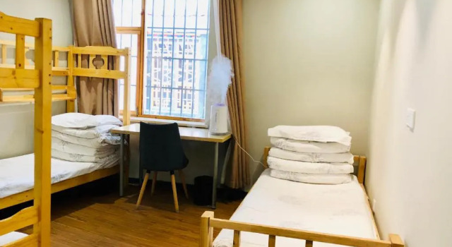 Łóżko w pokoju wieloosobowym (pokoju wieloosobowym dla mężczyzn) Fengma Feiyang Hostel