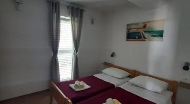Apartments Mate, Prenota Appartamento Bol Isola di Brazza