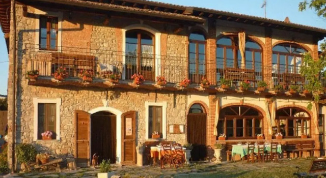 Ca Dell'Aglio, Reservar Hotel Momperone Piemonte