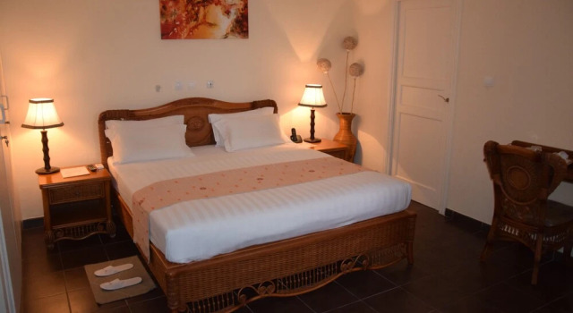 Hotel Logis Manthey, Book Hotel Hoteller i Pointe-Noire med pool, Swimmingpool
