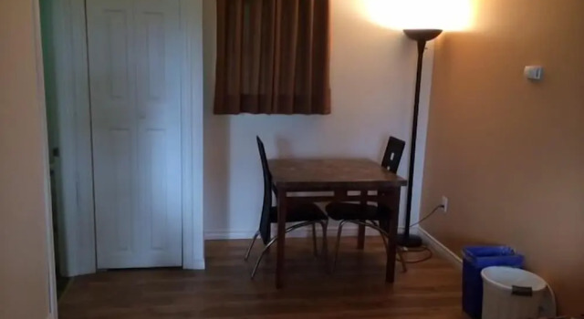 Четырёхместный номер Standard Carleton Motel and Coffee Shop