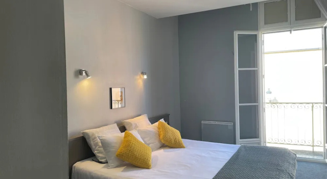 Двухместный номер Classic с видом на город Logis Hôtel Castel de Mirambel