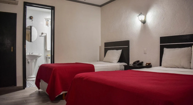 Трёхместный номер Standard Hotel Santa Ana
