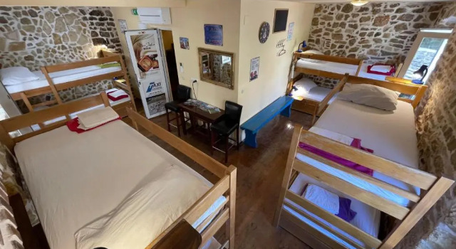 Кровать в общем номере Tequila Bar Hostel