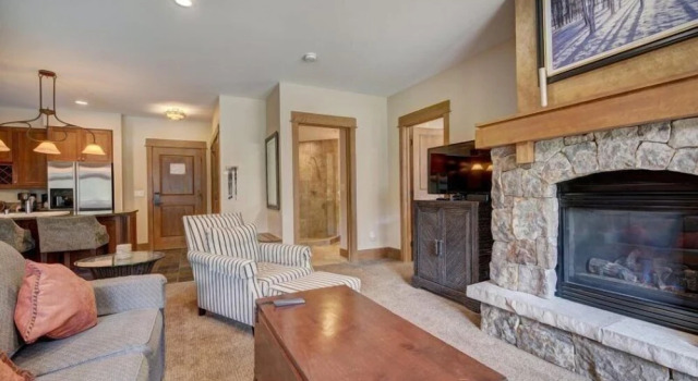 Lone Eagle 2 Bedroom Condo