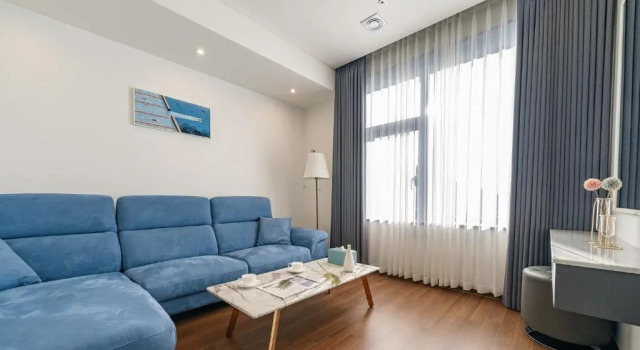 Трёхместный семейный люкс Urban Hotel