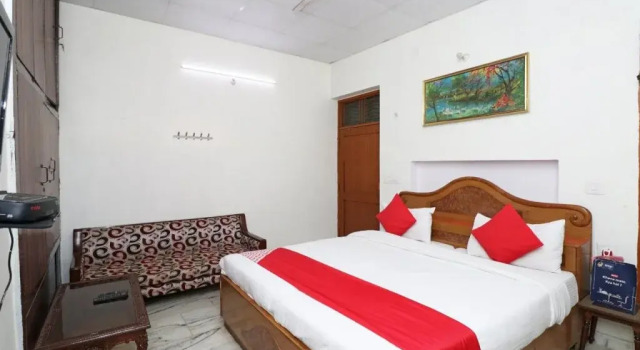 Travellers Homes By OYO Rooms