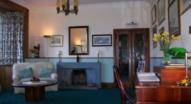 Seafield Lodge Hotel, Забронировать Отель Отели Грантаун-он-Спей с парковкой, рядом с Музей Грантауна, Парковка