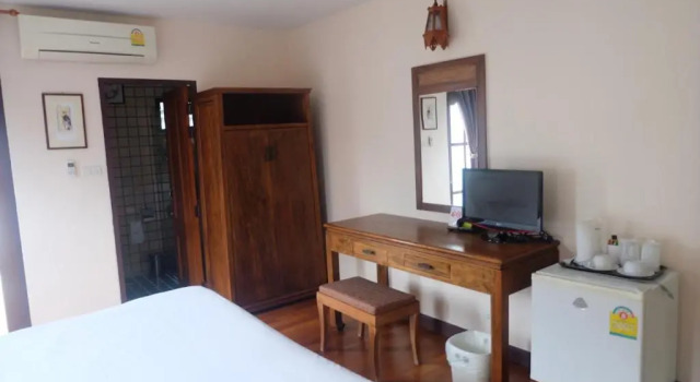 Номер Standard с балконом Sripat Guesthouse SHA Extra Plus