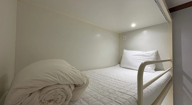 Кровать в общем номере (женский номер) с балконом и с видом на город K wave Guesthouse Only Female in Hongdae 2