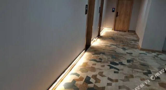 Tianyi Business Hotel, Varaa Hotelli Luzhou Sichuan