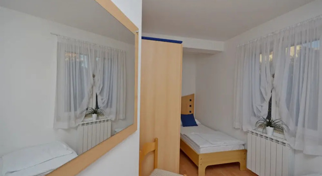 Apartment Nika, Забронировать Апартаменты/квартира Отели Трибунь с парковкой, рядом с Пристань для яхт Трибуни, Парковка