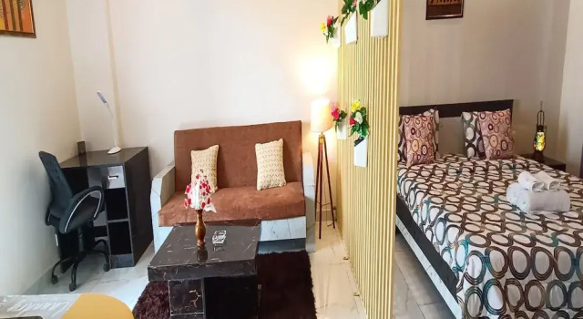 Апартаменты Luxury The Lodgers Luxury 1 BHK Serviced Apartment in Gurugram Near Millennium City Centre Metro