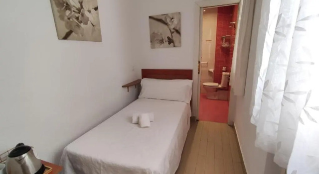 Трёхместный номер Standard Hostal Aliste