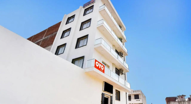 Oyo 91763 Hotel Midiyan Palace, Rezervovat Hotel Džajpur 