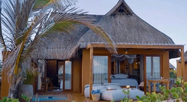 Executive Doppel Suite Eclectic Beach Retreat