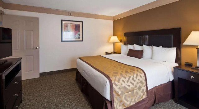 Номер Standard Best Western Plus Concordville Hotel