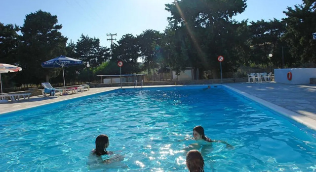 Krios Beach Camping, Prenota Campeggio Campeggi e glamping a Paro, Campeggio