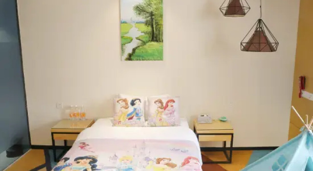 Люкс Business Heng Da Hotel (Yulin Railway Station Zhongyaogang)