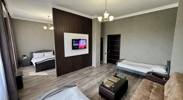 Family Zimmer Capital Hotel