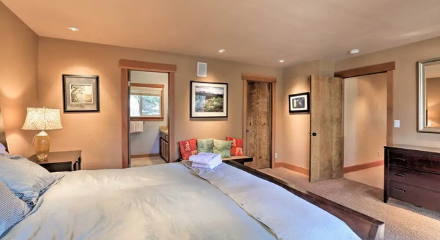 Коттедж с 6 комнатами North Lake Tahoe Cabin: 4 Mi to the Beach!