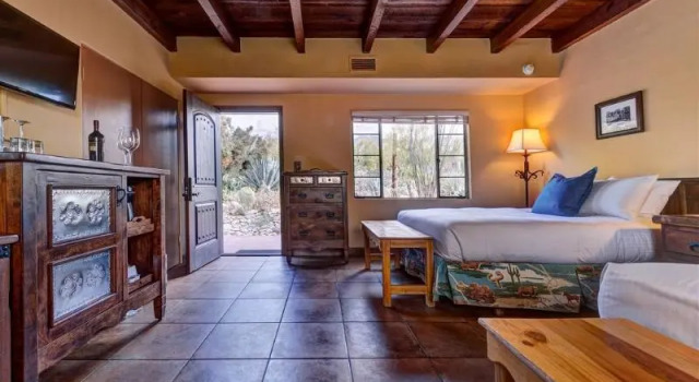 Двухместный номер Standard с балконом Hacienda del Sol Guest Ranch Resort
