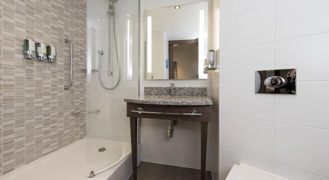 Двухместный номер Standard Hampton by Hilton Canterbury