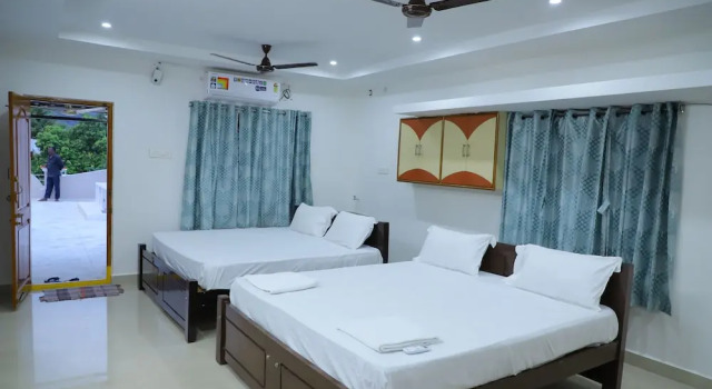 Люкс Nanda Mohan Homestay