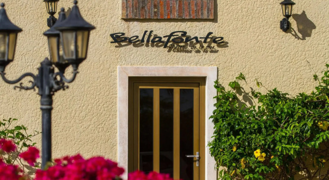 The Bellafonte - Luxury Oceanfront Hotel, Забронировать Отель Отели Кралендейк 4 звезды, 4*