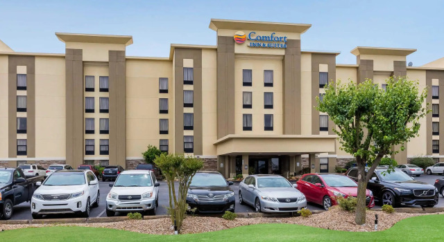 Полулюкс Comfort Inn & Suites Little Rock Airport