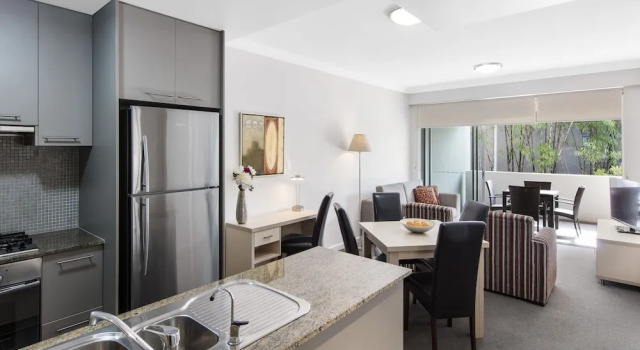 Oaks Brisbane Mews Suites, Забронировать Отель Отели Брисбна с бассейном, рядом с Королевский Международный конференц-центр, Бассейн