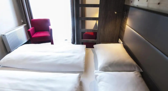 Трёхместный номер Standard Amaro Hotel