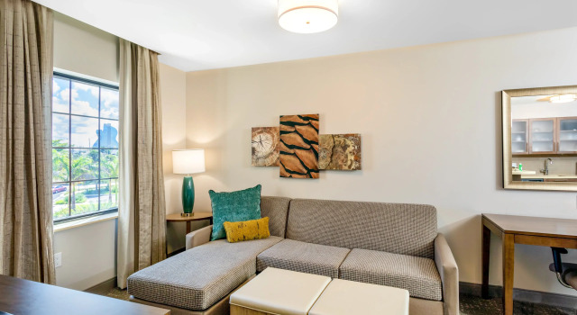Staybridge Suites - Fort Lauderdale Airport - West by IHG, Забронировать Отель Отели Дейви с парковкой, Парковка