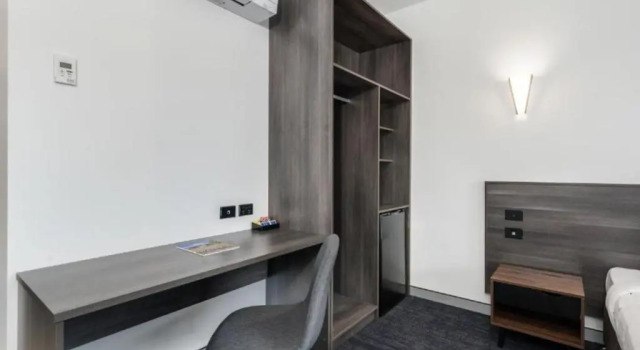 Трёхместный номер Deluxe Thornton Executive Hotel