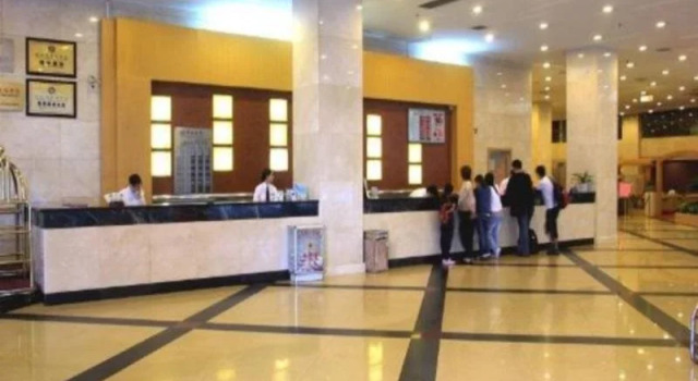 Friendship Hotel, Rezerwuj Hotel Hotele w Changsha z parkingiem, w pobliżu Juzizhou Station, Parking
