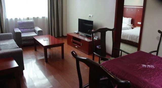 Red River Valley Qin Long Holiday Resort, Prenota Resort Hotel a Shaanxi con parcheggio, Parcheggio