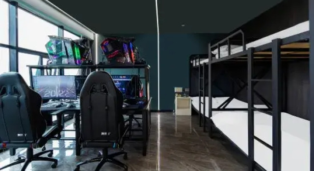 Кровать в общем номере Wuishan E-sports Hotel (Pedestrian Street store of Yueyang Railway Station)
