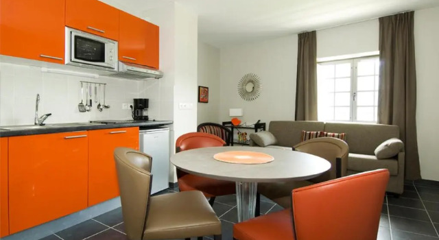 Tempologis - Chateau de la Rochette, Book Lejlighedshotel Apart-hoteller i Rhône-Alps, Lejlighedshotel