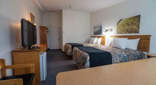 Четырёхместный номер Comfort Hôtel Les Mouettes
