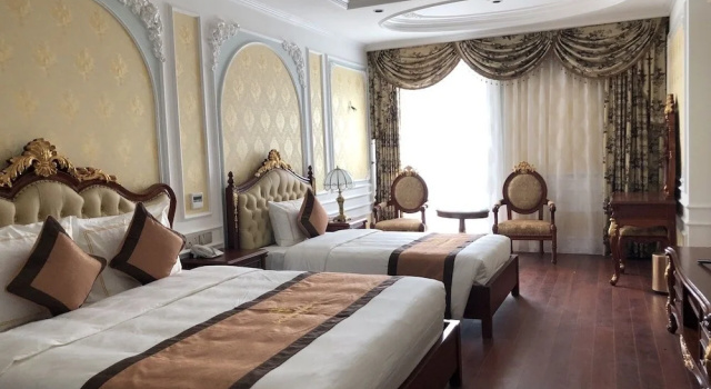 Трёхместный номер Deluxe Hoang Nham Luxury Hotel