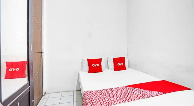OYO Life 90791 Royale Margorejo, Prenota Hotel Wonocolo East Java