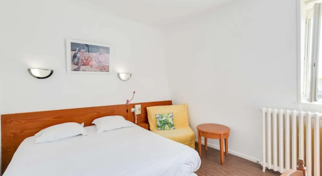 Номер Classic Brit Hotel Notre Dame