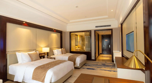 Двухместный номер Deluxe с видом на озеро Wyndham Grand Plaza Royale Kaicheng Anji