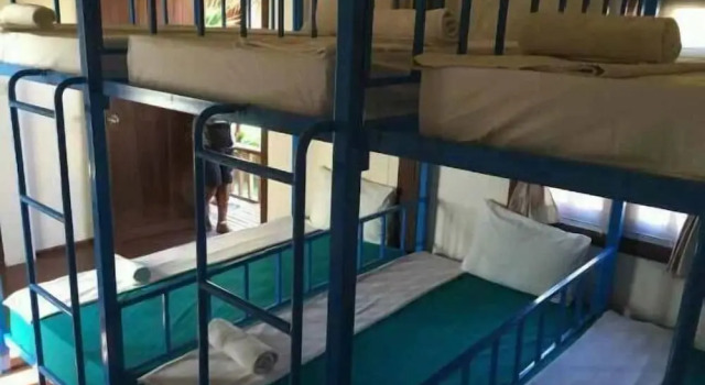 Кровать в общем номере с балконом Phangan Cottage