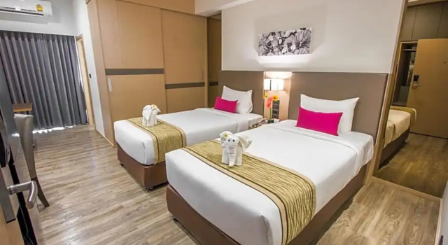 Номер Standard с балконом Pacific Park Hotel